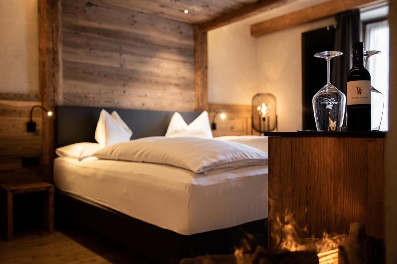 La Roccia Wellness Hotel Cavalese Bagian luar foto