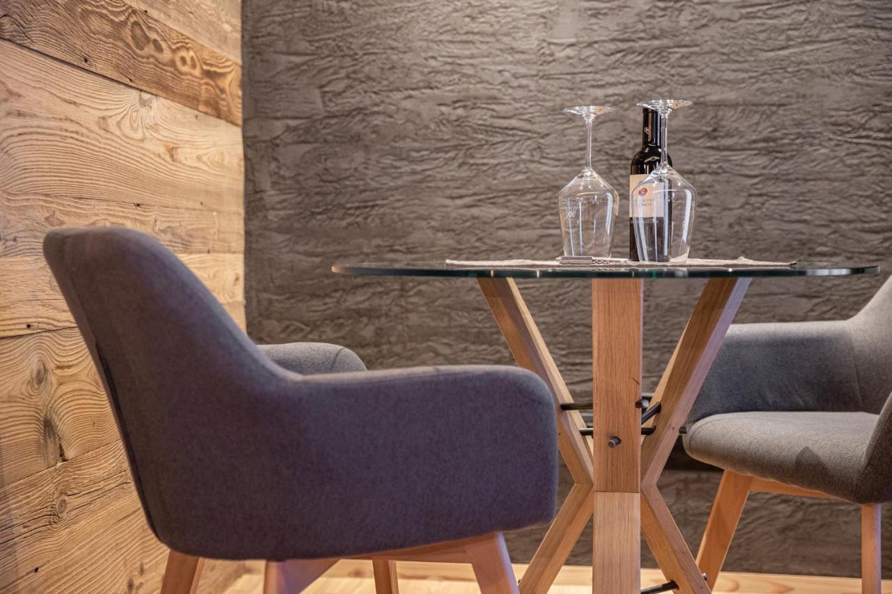 La Roccia Wellness Hotel Cavalese Bagian luar foto