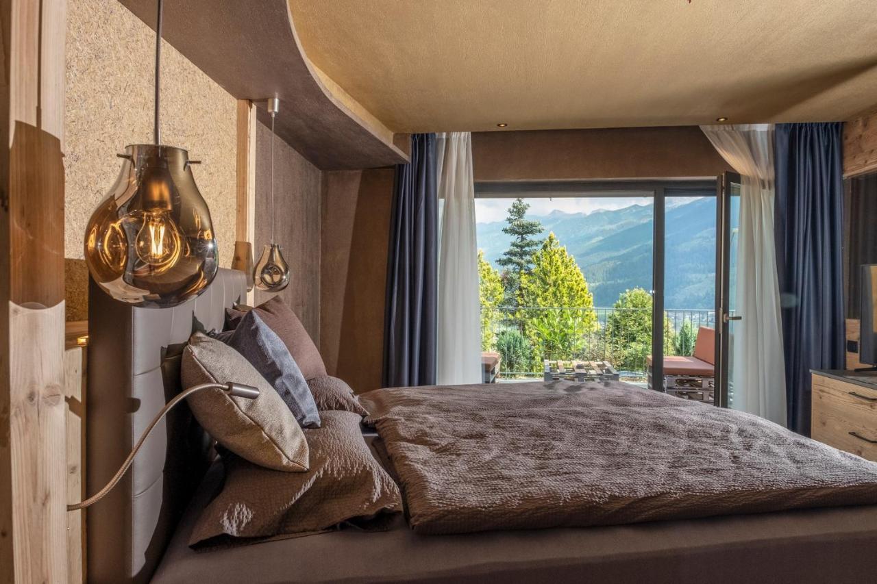 La Roccia Wellness Hotel Cavalese Bagian luar foto