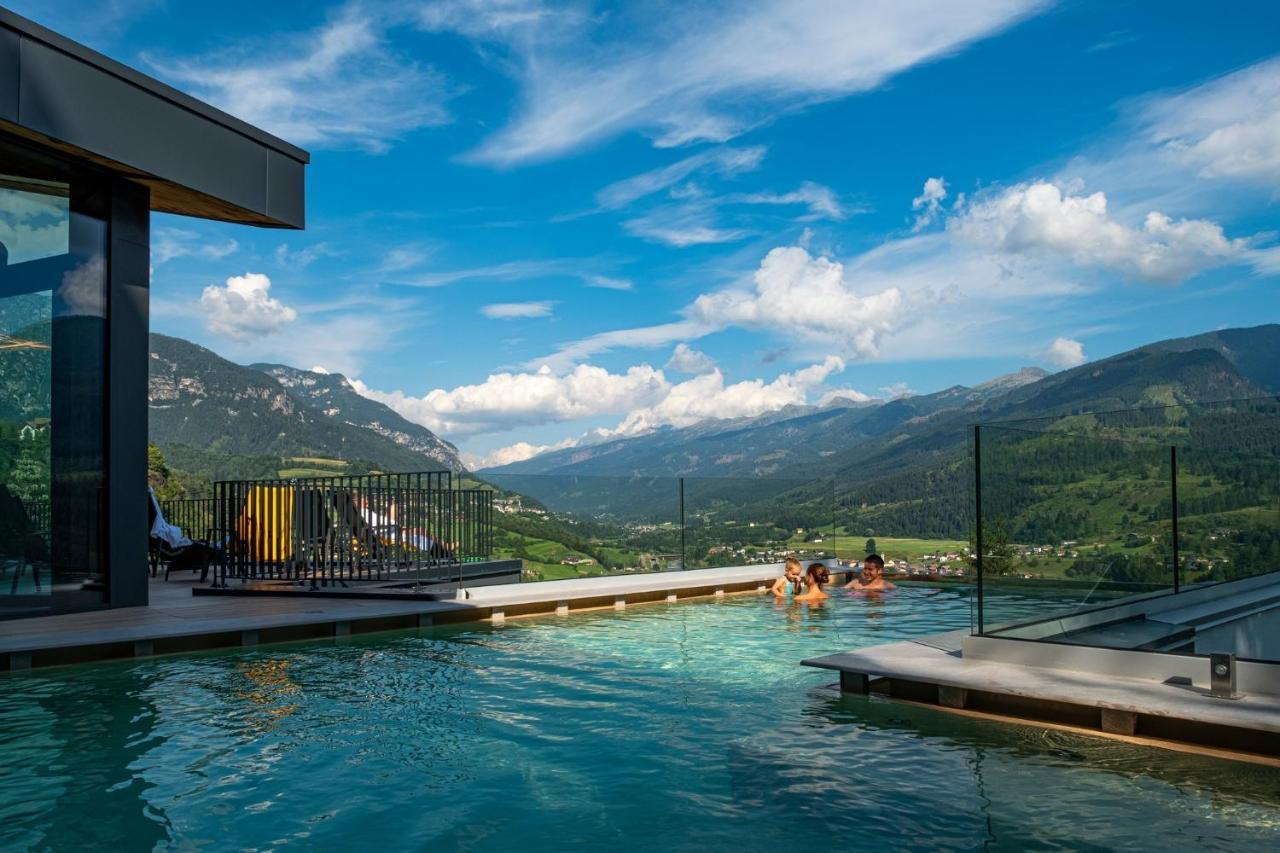 La Roccia Wellness Hotel Cavalese Bagian luar foto