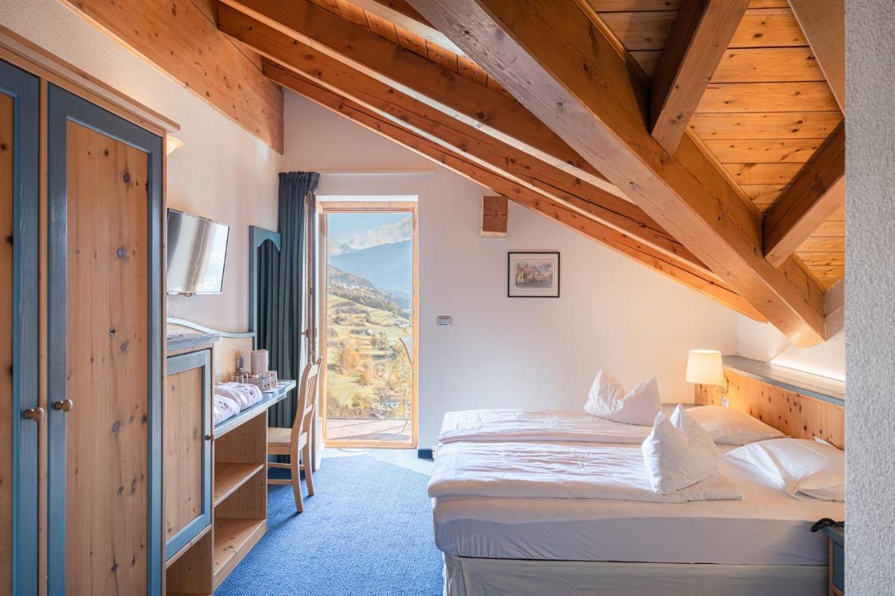 La Roccia Wellness Hotel Cavalese Bagian luar foto