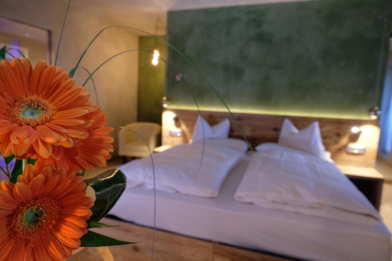 La Roccia Wellness Hotel Cavalese Bagian luar foto