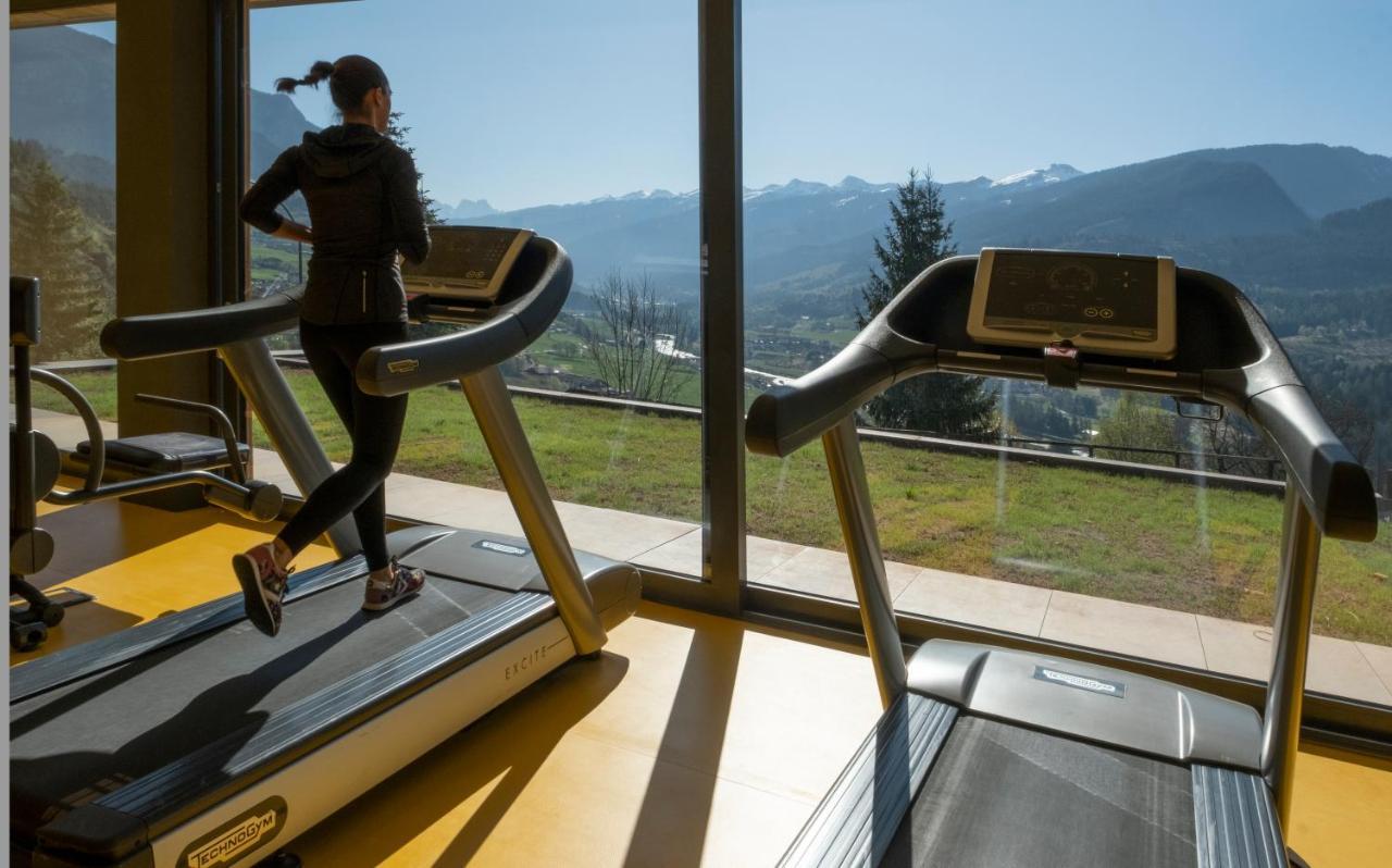 La Roccia Wellness Hotel Cavalese Bagian luar foto