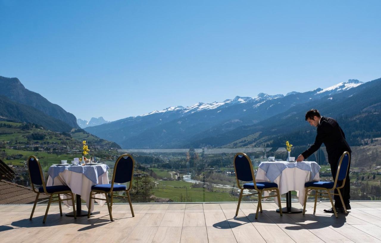 La Roccia Wellness Hotel Cavalese Bagian luar foto